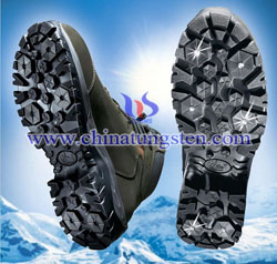 tungsten-carbide-crowns-in-snow-boots