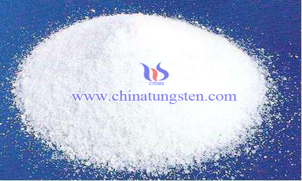 white powdery tungstic acid image