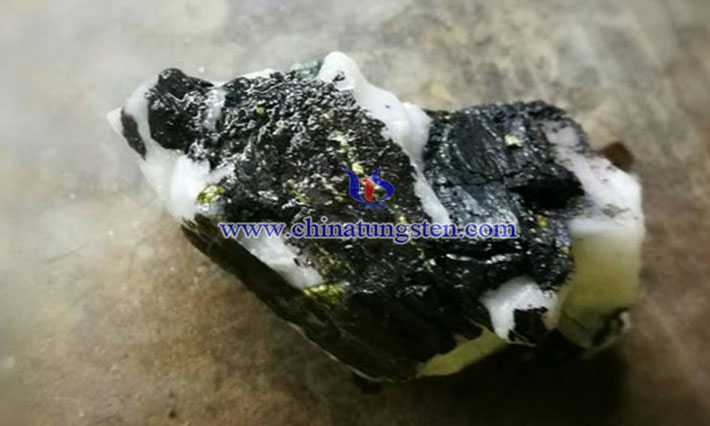 wolframite concentrate photo