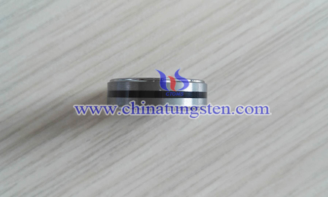 man tungsten carbide ring picture