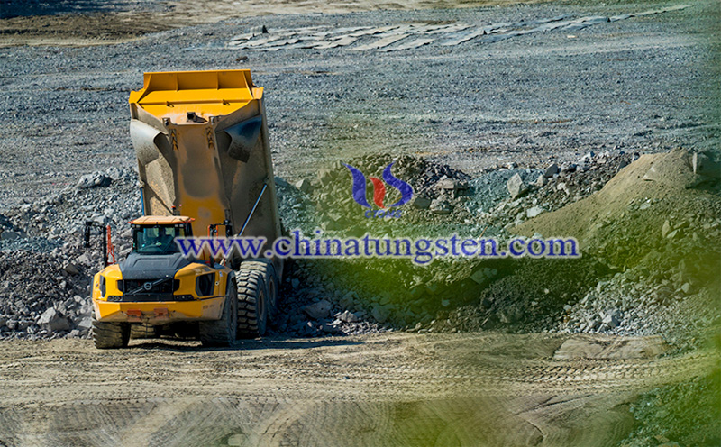 tungsten ore picture