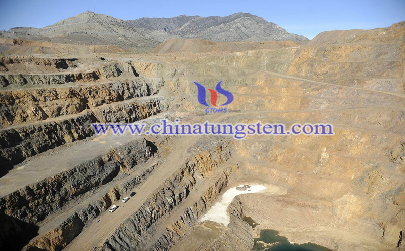 Mountain Pass rare earth mine image