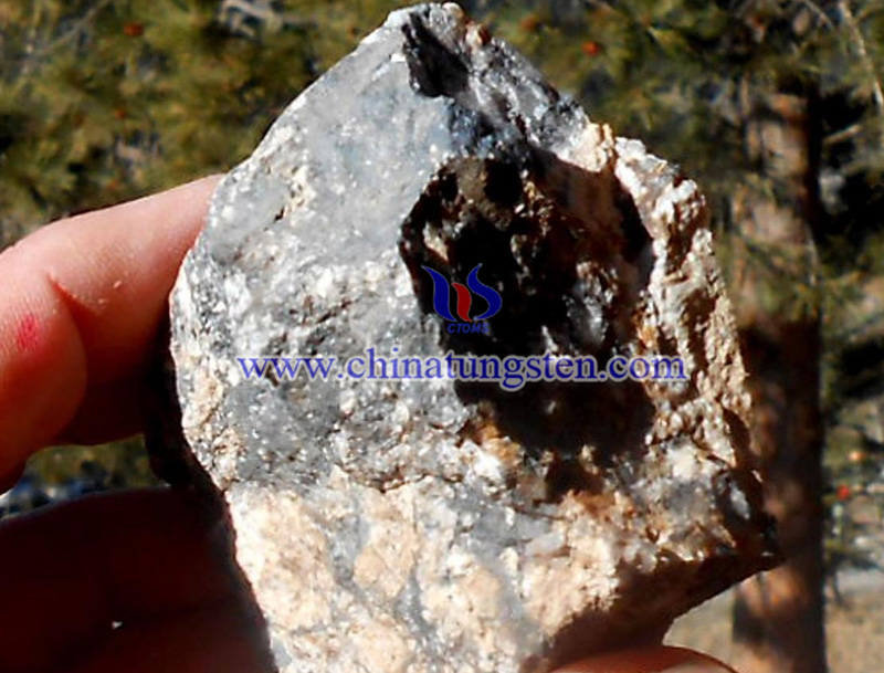 tungsten ore mineral for extracting tungsten image