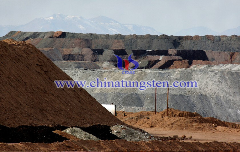 Rio Tinto is reprocessing mining waste to extract lithium image