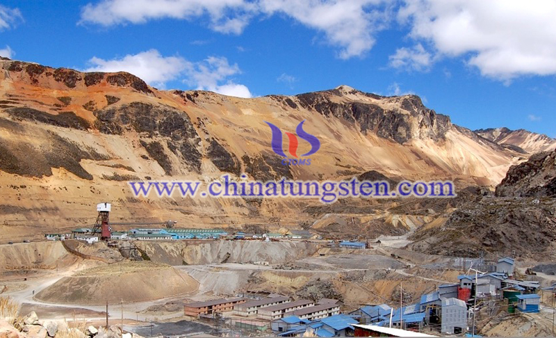 mining in Peru image