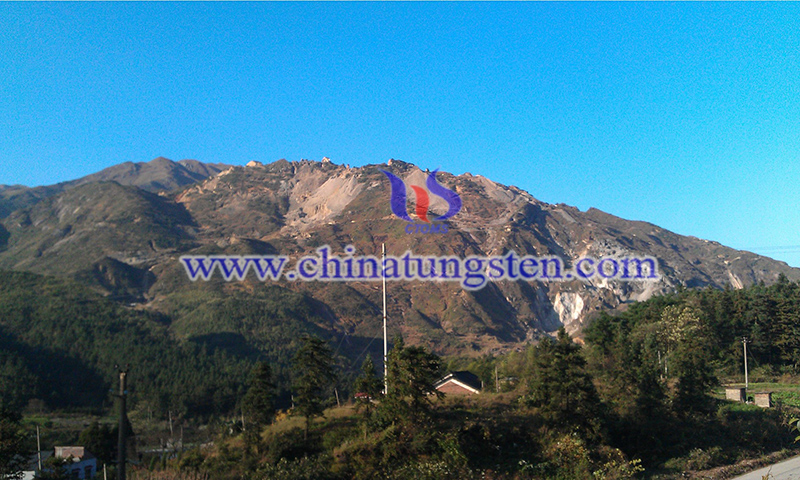 Xianghualing skarn in Hunan province image