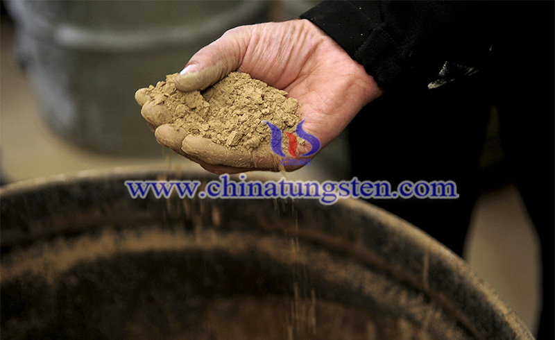 rare earth metal image
