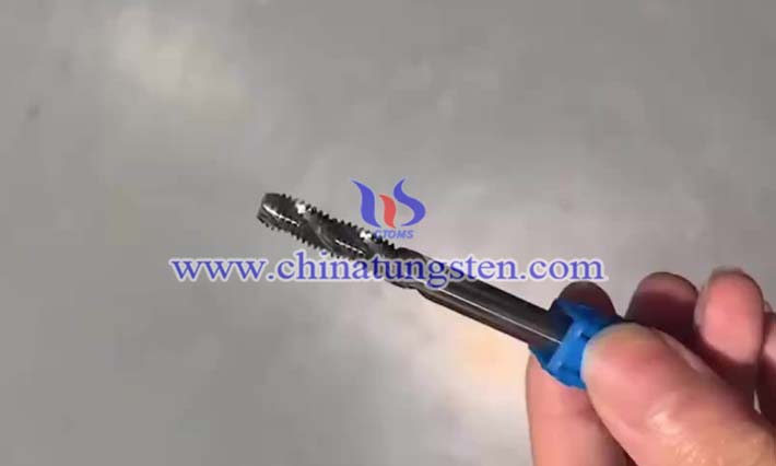 tungsten carbide spiral flute tap picture