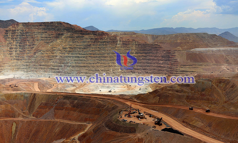 Mining Rare Earth Metals image