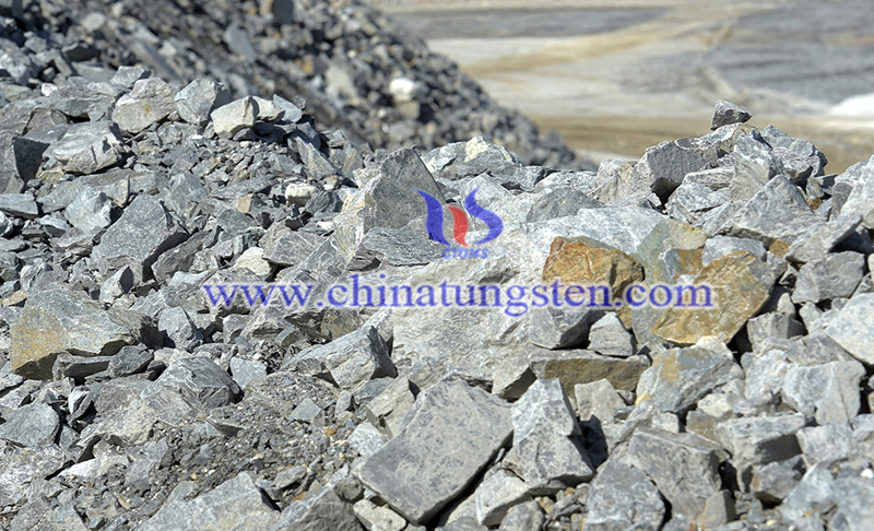 ores in the mine image