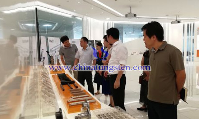 商务部配额许可证事务局调研赣州钨民营企业
