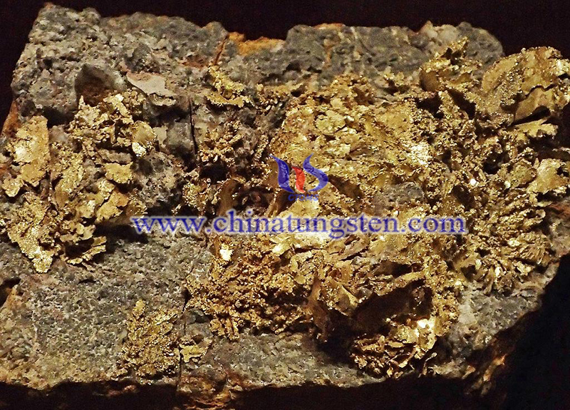 A rare earth ore image