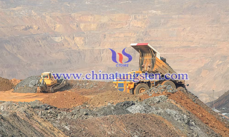 Tapping mineral wealth in mining waste image