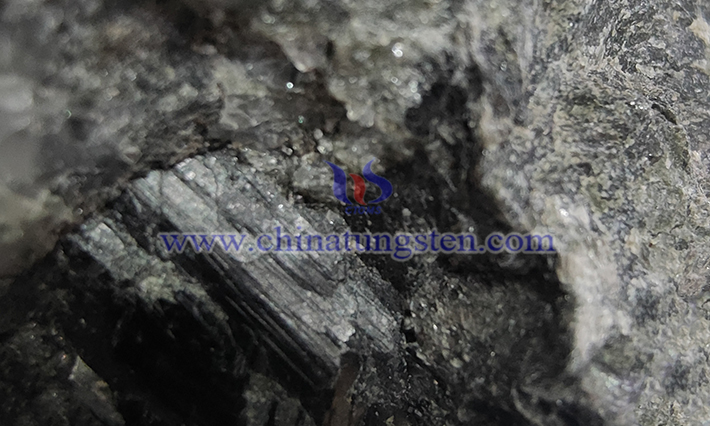 tungsten ore image