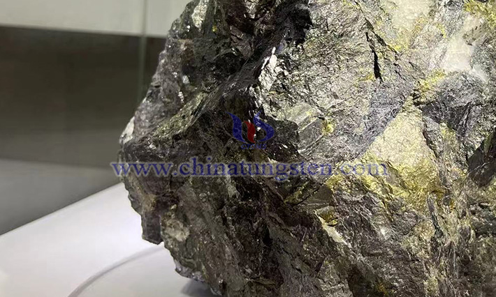 钨精矿图片