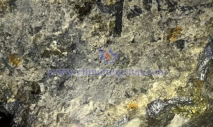 钨精矿图片
