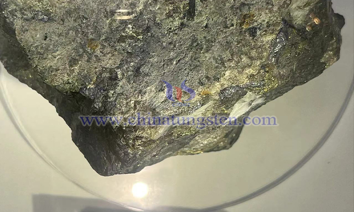 钨精矿图片